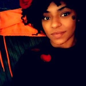 Meet your Posher, Selena